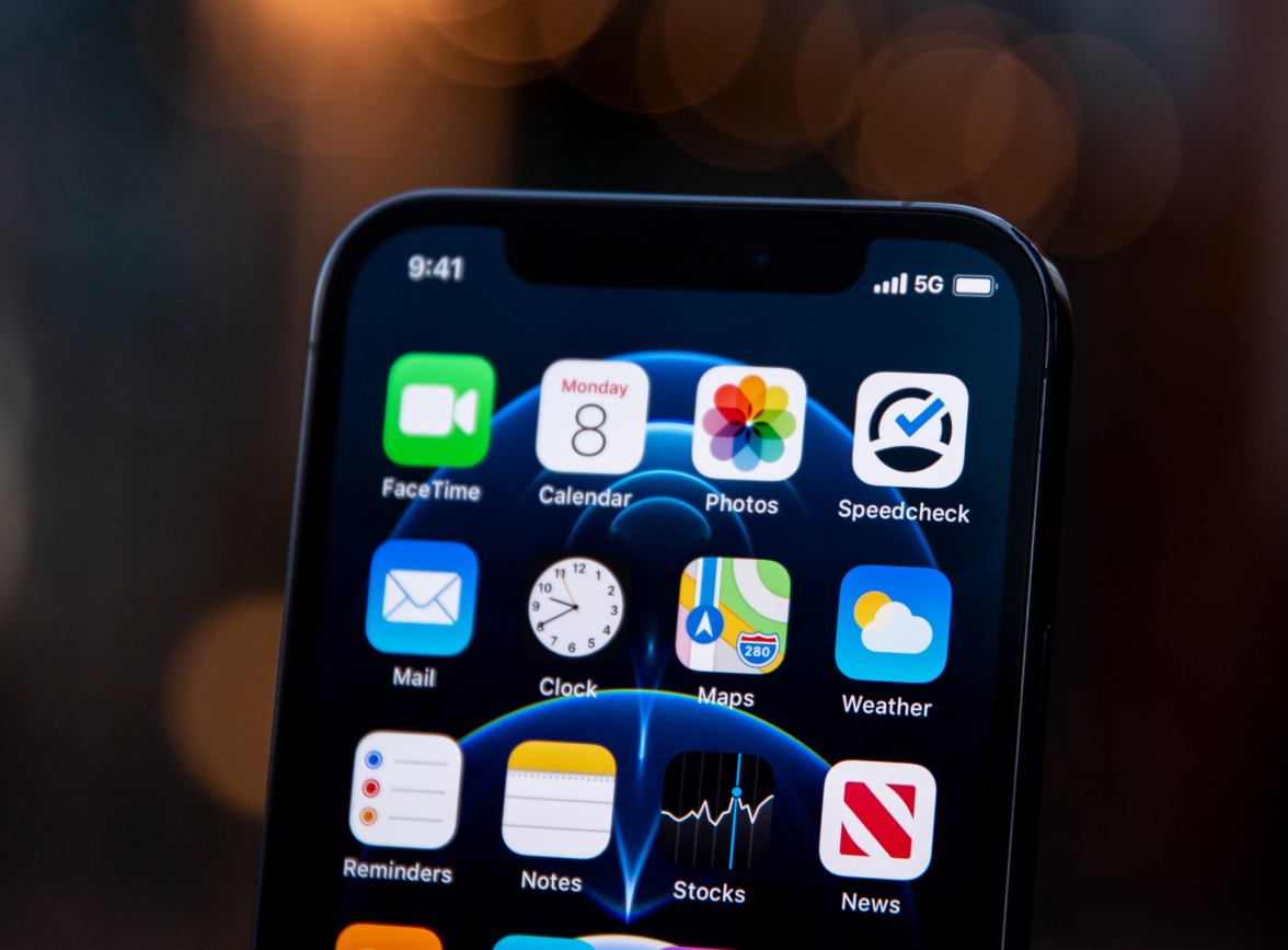 南吕镇苹果手机维修分享为什么 iPhone 12 在冬季会自动关机 
